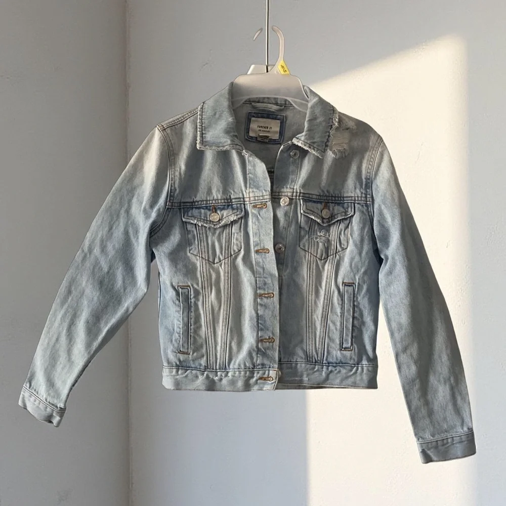Forever 21 Y2K Jacket | Light Wash Size S Distressed grunge style